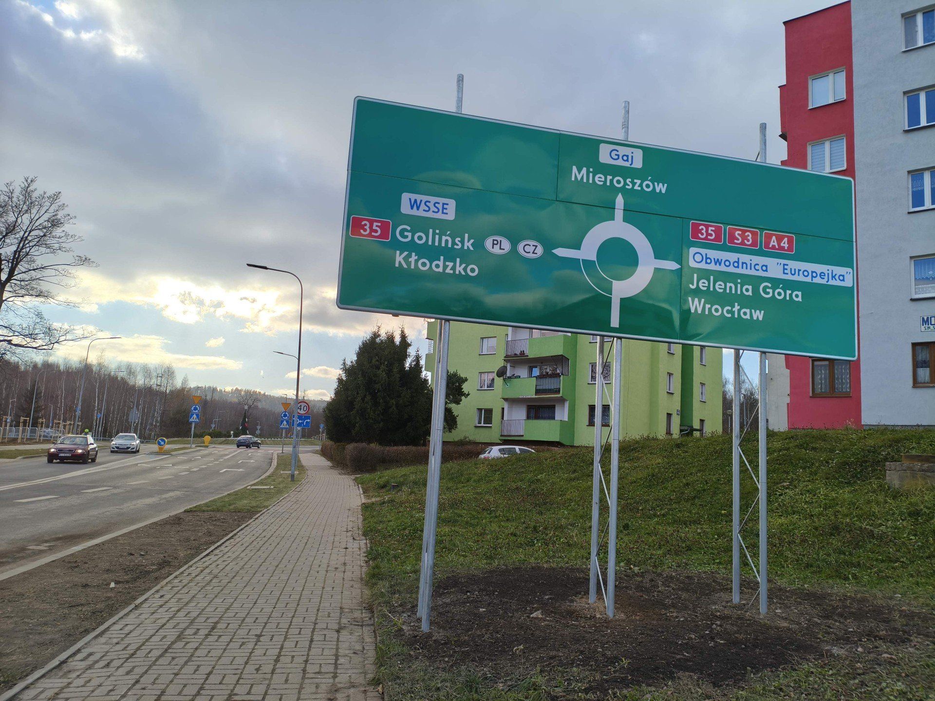 Nowe rondo na skrzyżowaniu ul. Moniuszki i Sikorskiego w Wałbrzychu