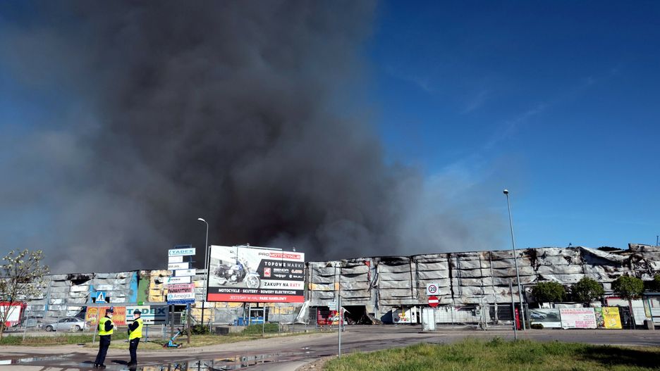 Hala przy Marywilskiej 44 po pożarze. Mirbud ma odbudować obiekt