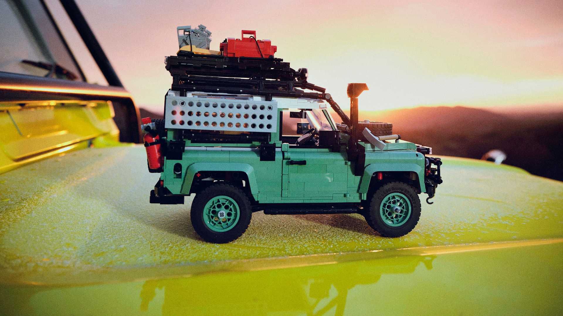Land Rover Defender 90 Icons Lego