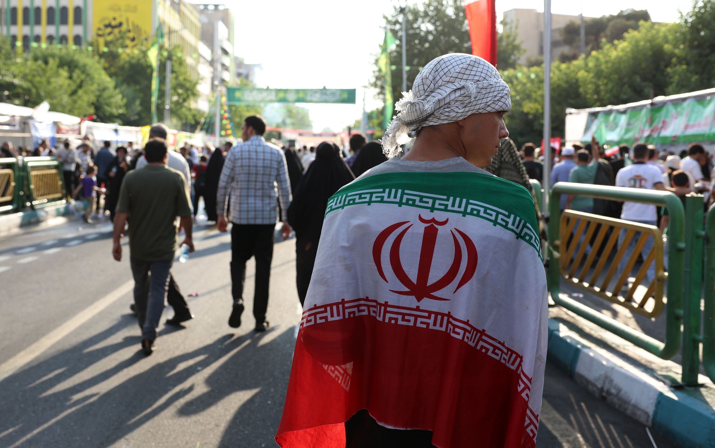 Iranians attend an anti-Israel rally in Tehran, Iran, 14 June 2025. Israel launched strikes on Iran's nuclear and military facilities on 13 June, targeting top generals and scientists. In retaliation, Iran launched waves of missiles and drones toward Israel. EPA/ABEDIN TAHERKENAREH Dostawca: PAP/EPA.