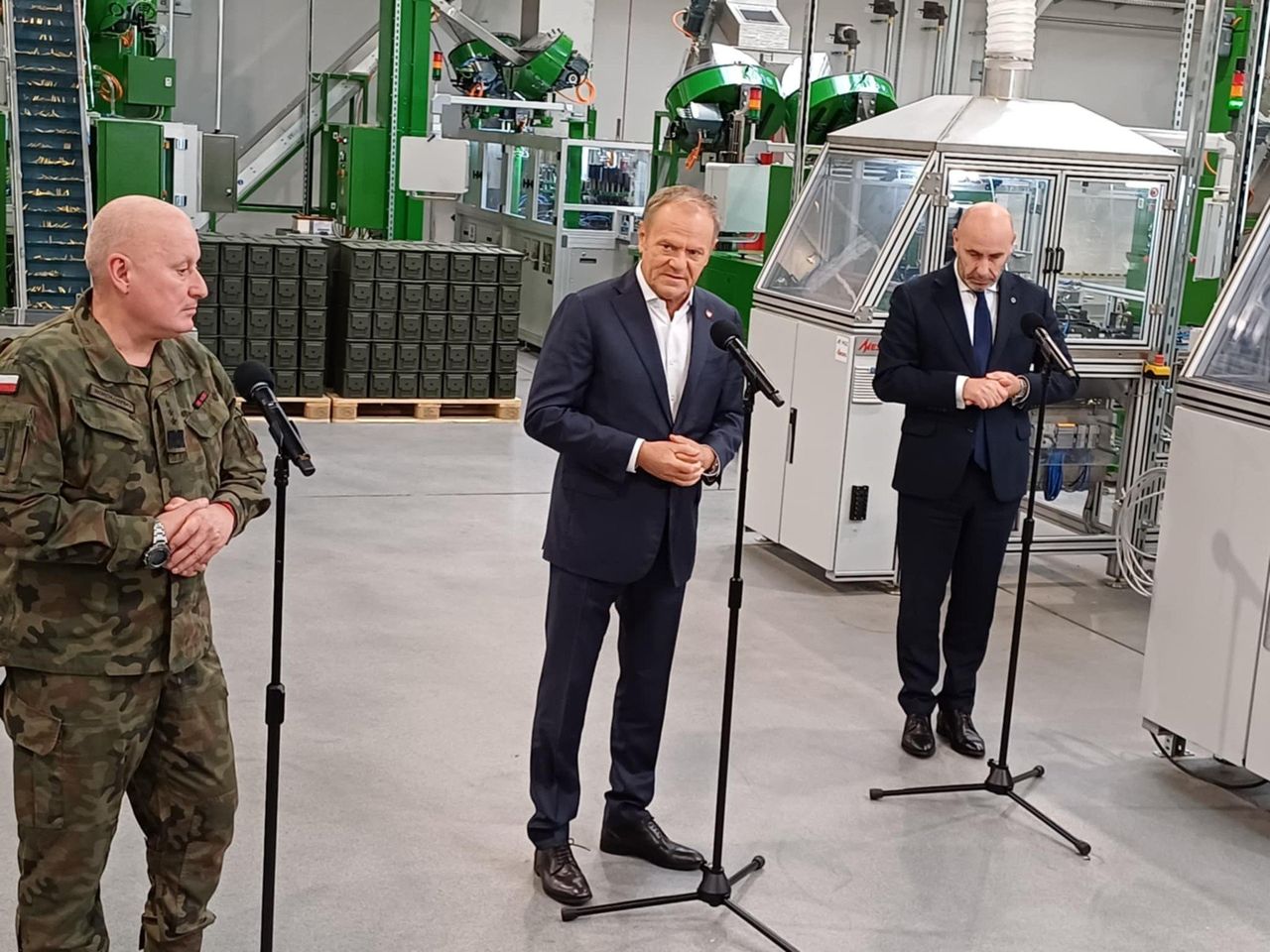 Donald Tusk w Skarżysku-Kamiennej. Premier bierze udział w otwarciu hali produkcyjnej w Mesko