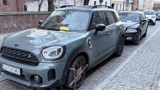 Toruń: Mandaty i blokady kół. Akcja służb w centrum