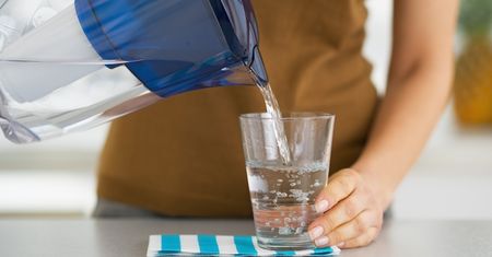 Woda z kranu bez kamienia. Dzbanki filtrujące w dobrej cenie