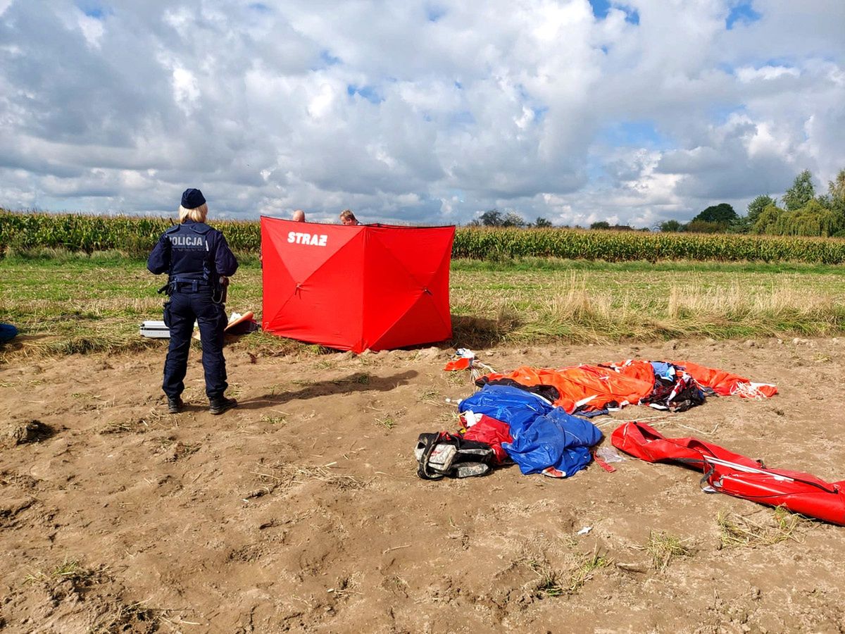 Tragiczny wypadek w Łódzkiem. Nie żyje skoczek spadochronowy