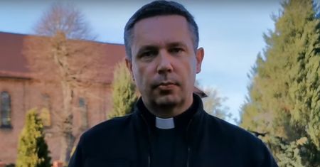 Ksiądz wrócił do Polski z Niemiec. Zastał smutny widok