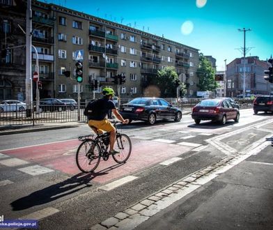 Obowiązki kierowców wobec rowerzystów. Nie wszyscy pamiętają o tych przepisach