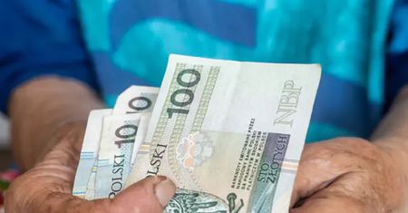Nawet 1200 zł więcej. Emeryci czekają na pieniądze