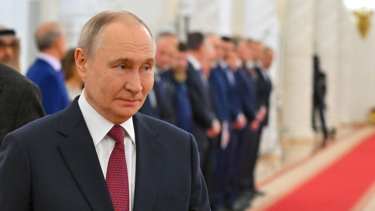 MOSCOW, RUSSIA - JANUARY 29: Russian President Vladimir Putin and President of the United Arab Emirates, Mohammed bin Zayed Al Nahyan meet in the Russian capital, Moscow, Russia on January 29, 2026. (Photo by Sefa Karacan/Anadolu via Getty Images)