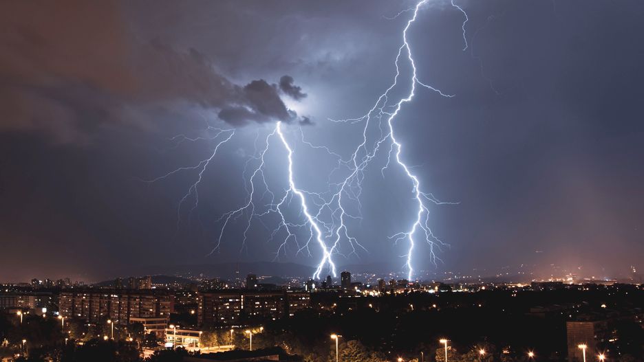 Podczas burzy należy zachować szczególną ostrożność