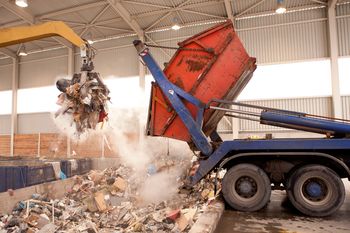 Reforma ETS ma objąć spalarnie odpadów. Rachunki za ciepło pójdą w górę