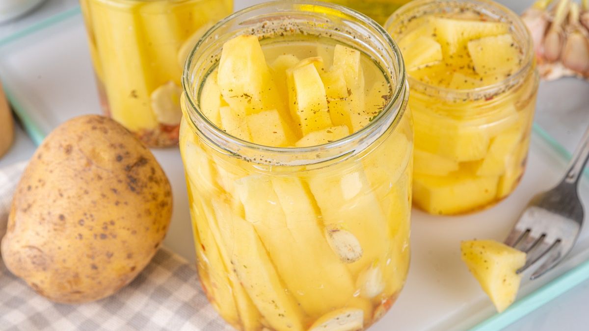 Upycham ziemniaki w słoikach jak ogórki. Wyciągam, kiedy nie ma czasu na gotowanie