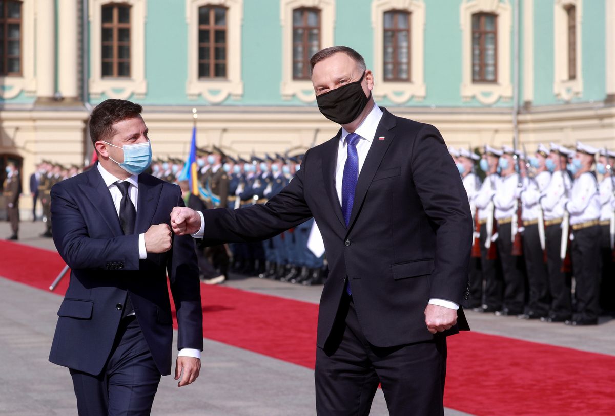 Ukraina. Prezydent Andrzej Duda oraz Wołodymr Zełenski (L)