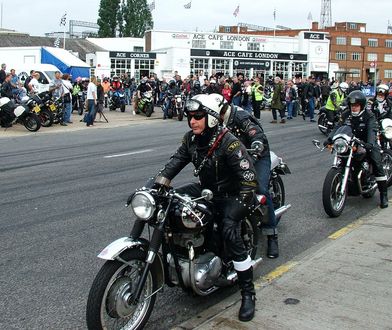 Co to cafe racer i skąd się wziął – czyli o modzie na modyfikacje