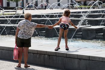 Plac Litewski płonie od dyskusji: wrócą otwarte baseny w Lublinie?