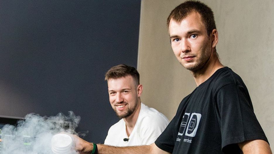 Piotr "Lipton" Szymański oraz Marcin "ryba" Rywak podczas bicia rekordu