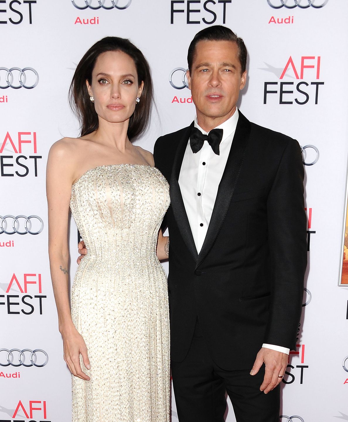Ujawniono zdjęcia obrażeń Angeliny Jolie po awanturze z Bradem Pittem
