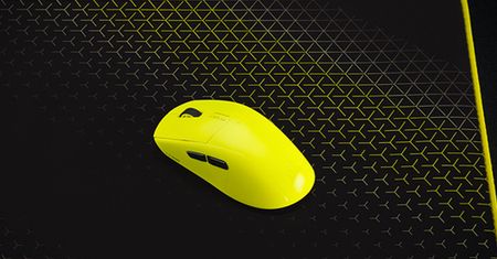 Corsair prezentuje ultralekką myszkę do strzelanek. Kolor przyciąga wzrok