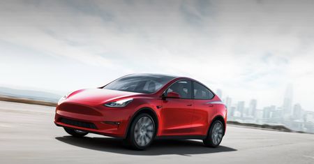 Tesla Model Y - poznaliśmy ceny w Polsce. Nie jest tanio