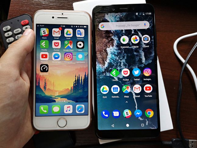 Mały iPhone vs olbrzym Xiaomi.