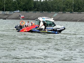 Wakacje nad Zalewem Sulejowskim rozpoczęte. Na otwarcie sezonu policja wodna i WOPR ratowały kajakarza