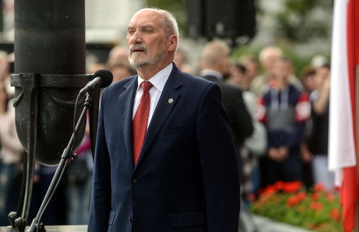 Macierewicz: "W stolicy powinien stanąć pomnik poświęcony Bitwie Warszawskiej"