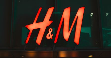 H&M przenosi sprzedaż do internetu. Setki sklepów do likwidacji