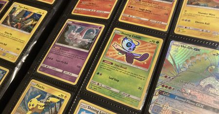 Sprzedał karty Pokemon warte milion złotych. Zbierał je przez 15 lat