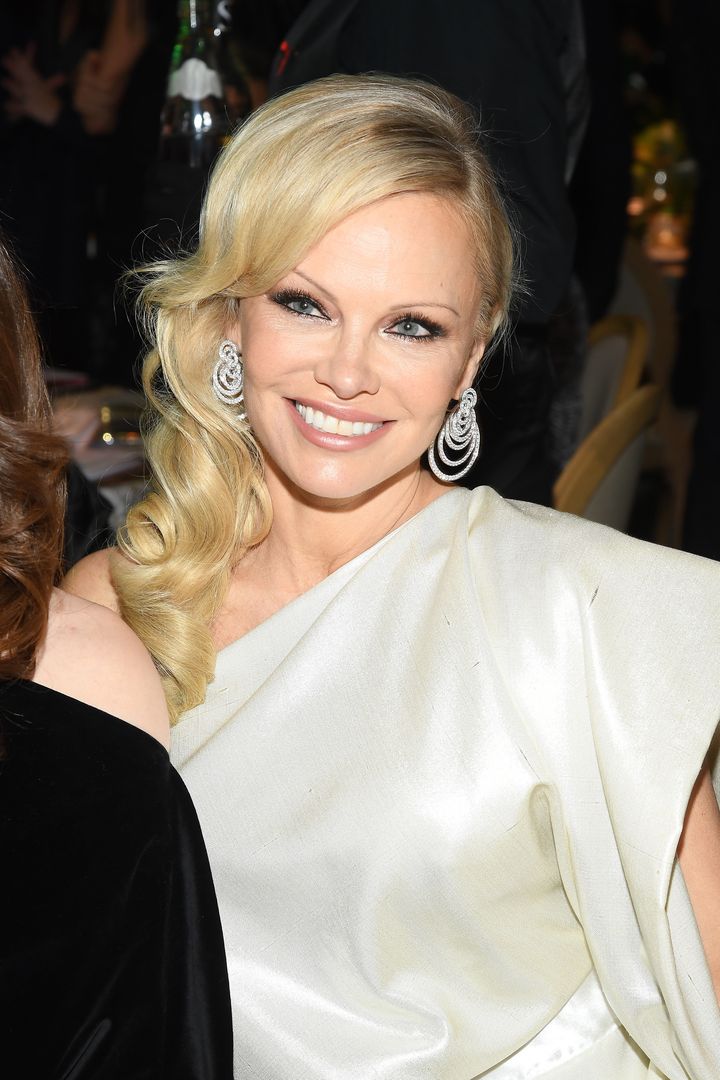 Pamela Anderson w 2019 roku w Paryżu 