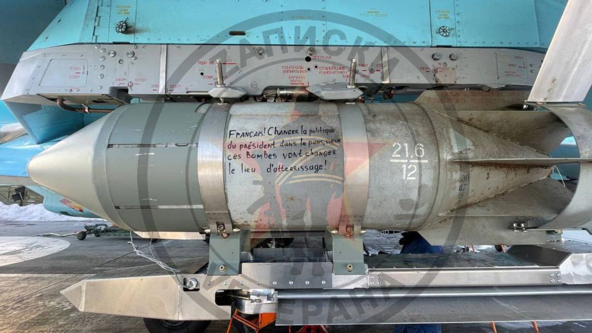 Rosjanie napisali wiadomość do Francuzów na bombie