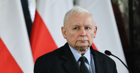 Były asystent Kaczyńskiego zarobił w PZU fortunę. Media: W spółce był 37 godzin