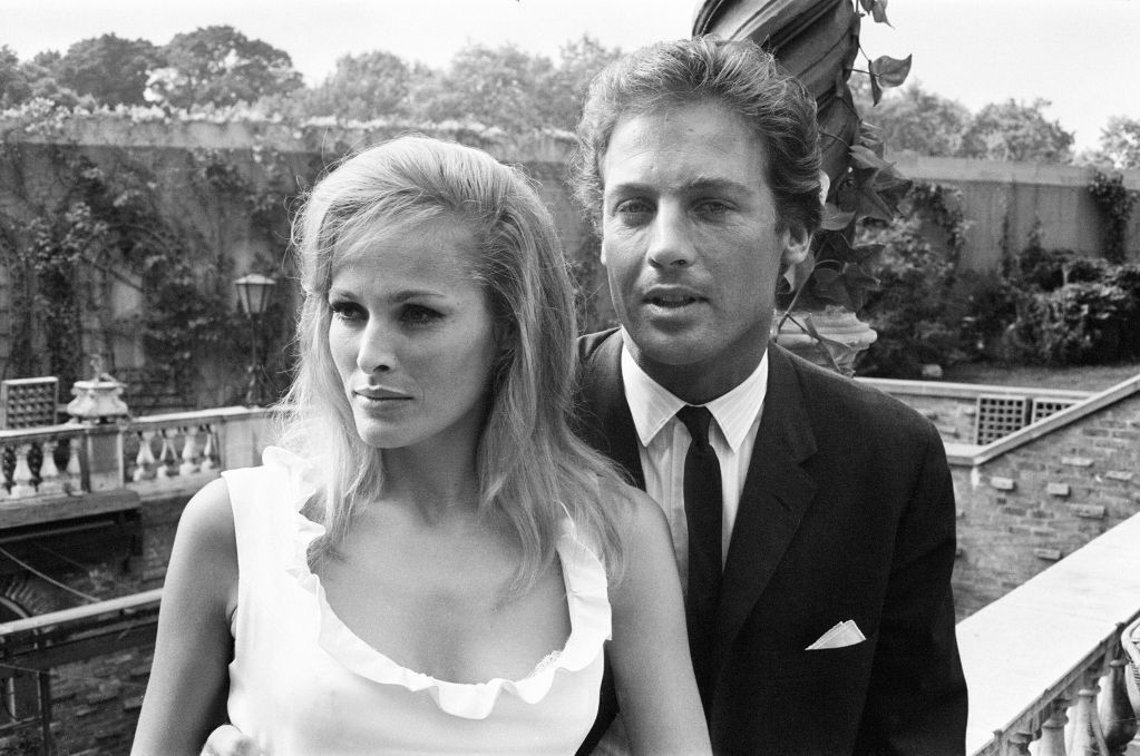 John Richardson w latach 60. miał romans z Ursulą Andress - dziewczyną Bonda i gwiazdą "Playboya"