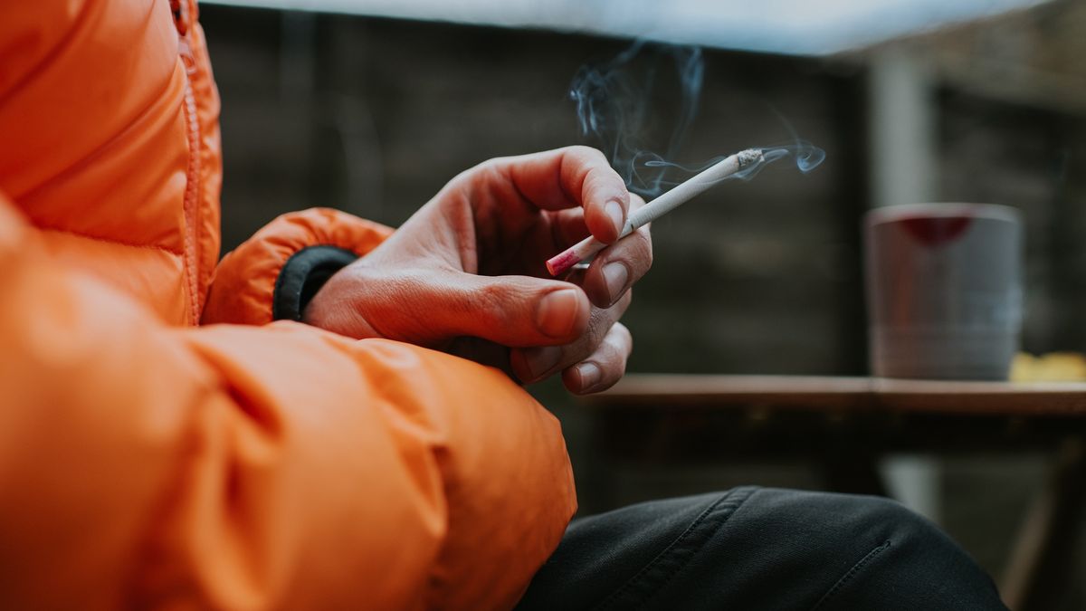 Close-up of a mans hand holding a slim straight cigarette
A man sits outside and holds a slim menthol cigarette between his fingers. Close-up with focus on the cigarette.
Catherine Falls Commercial