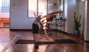 Polacy ćwiczą w domach. Rośnie sprzedaż sprzętu treningowego
