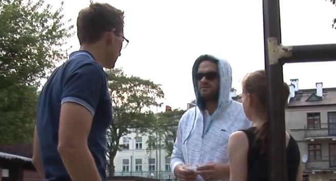 „Stop dopalaczom” w ogniu krytyki marketingowców: niewiarygodny kicz, popularność z odwrotnym efektem