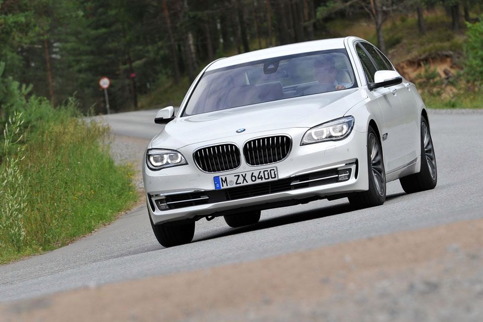 BMW serii 7 na rok 2013 - megagaleria niemieckiego okrętu flagowego 9
