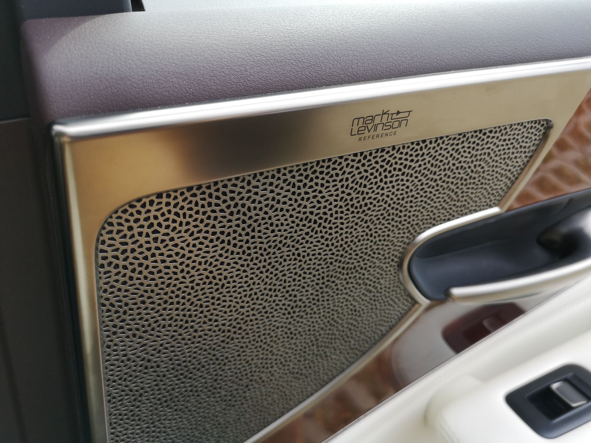 Lexus LS 500 Omotenashi: System audio Mark Levinson i sterowanie za pomocą tabletu 3