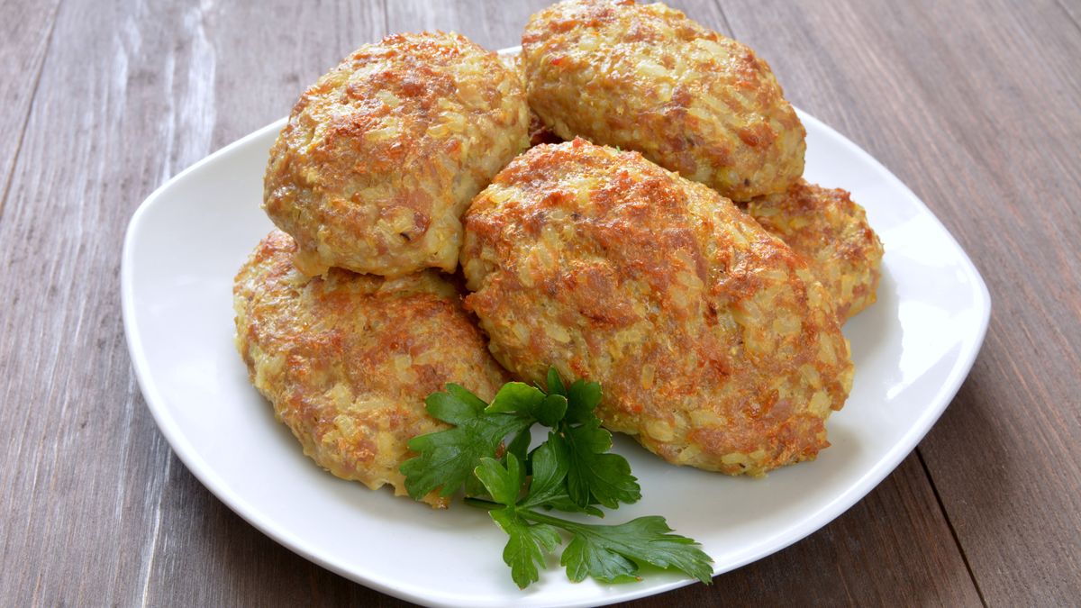 Mielone kotlety z dodatkiem serka topionego - nowa odsłona dania