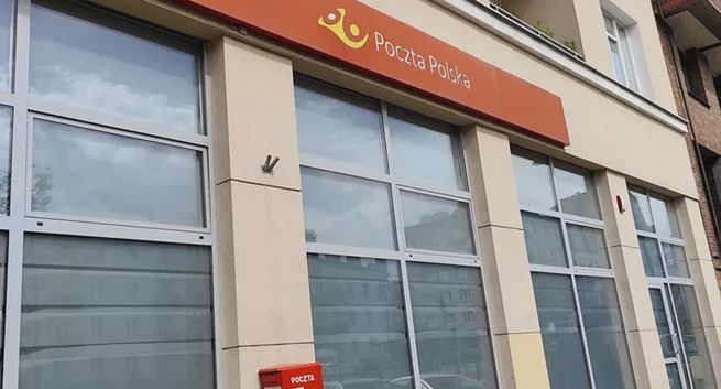 Poczta Polska robi zdjęcia tunerom w autach? KRRiT o abonamencie RTV