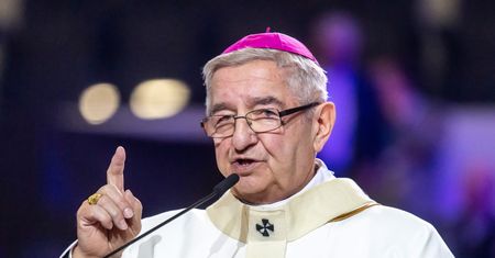 Ksiądz o zachowaniu abpa Głódzia. "On jest wrażliwy chyba tylko na daniele"