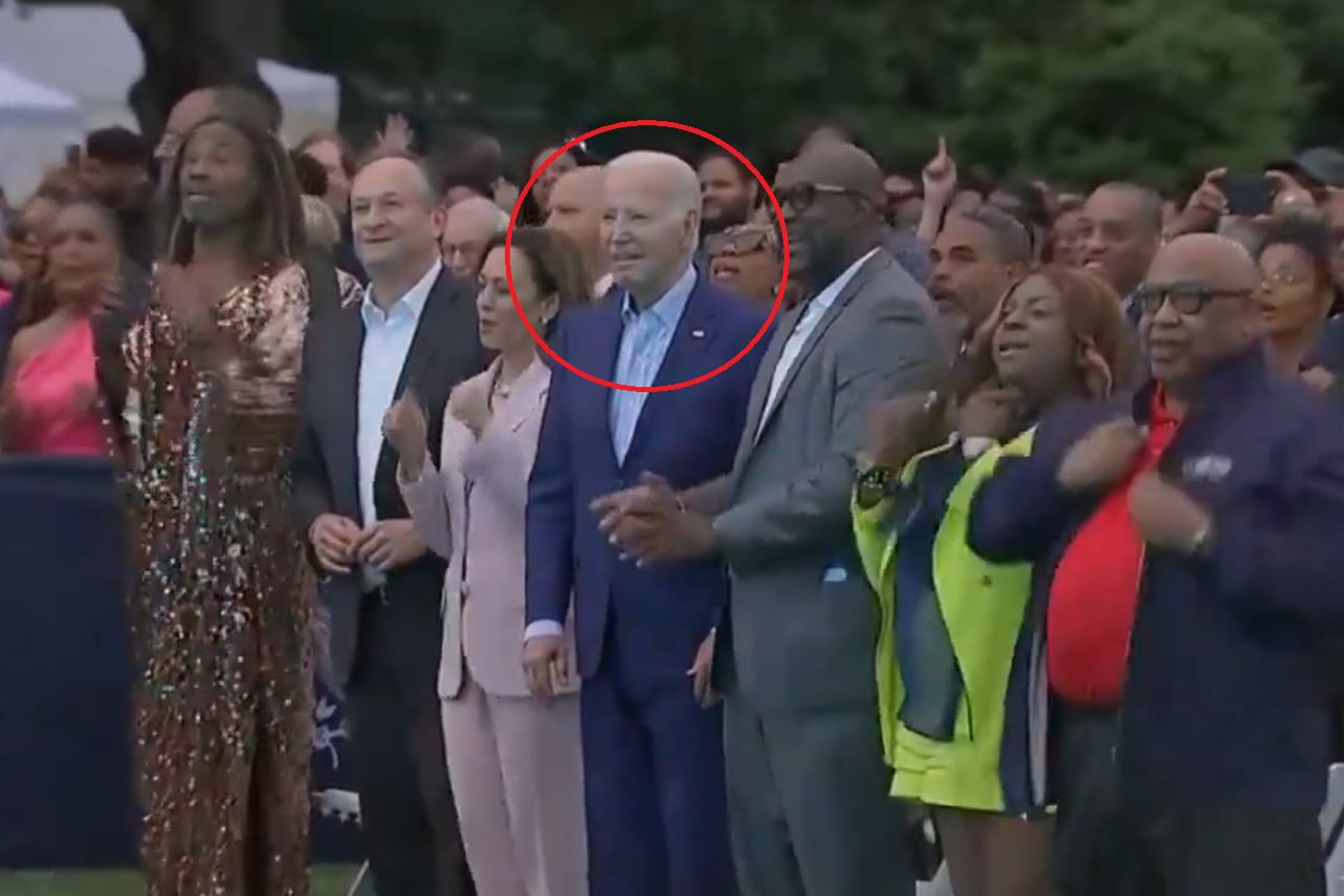 Joe Biden appears frozen at White House Juneteenth event, prompting online debate