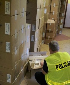 Śląskie. Trefny bus na autostradzie. W środku nielegalny towar na blisko 2 miliony