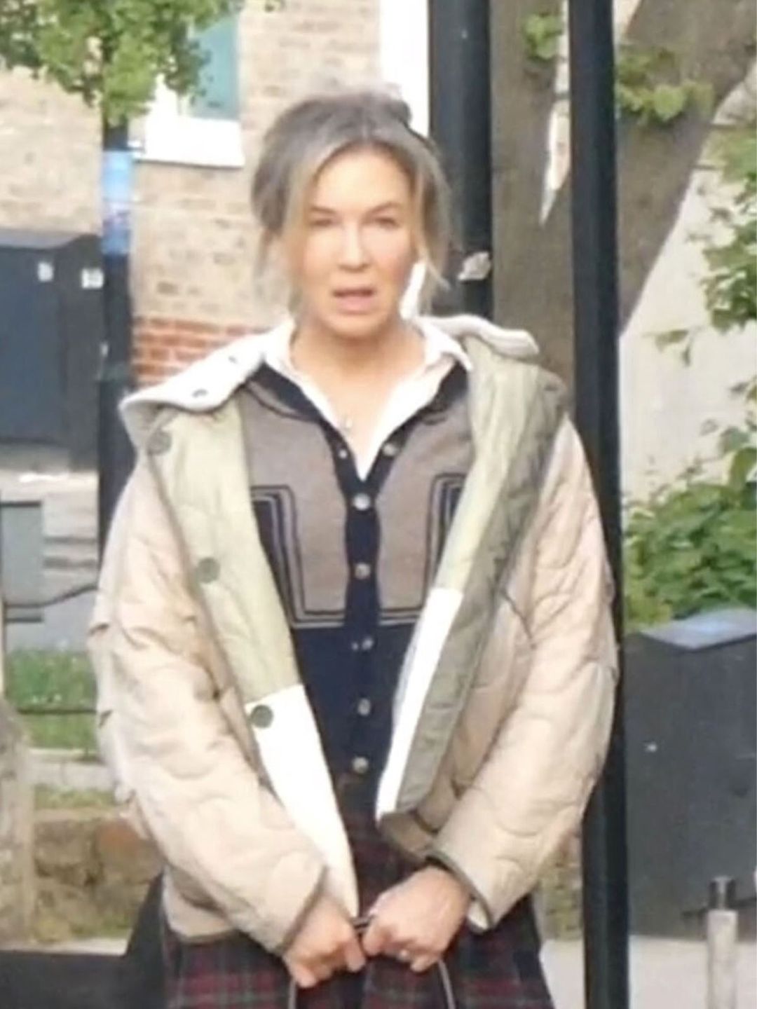 Renee Zellweger na planie filmowym 