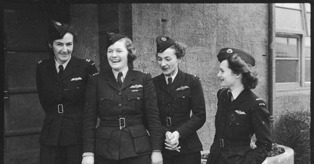 "Dziewczyny na skrzydłach". Historia kobiet, które poleciały za marzeniami
