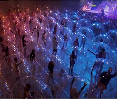 Koncerty w czasach pandemii. Kule z głośnikami rozwiązują problem