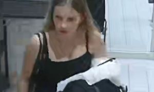 Cała Polska się dowie, co robiła w sklepie. Szuka jej policja
