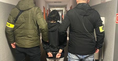Atak z nożem między blokami na Kunickiego. Matka osłaniała dziecko własnym ciałem, sprawczyni jest na wolności