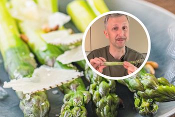 Łamiesz czy obierasz zielone szparagi? Piotr Kucharski pokazuje swój sposób