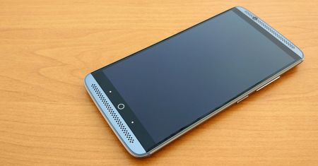 ZTE Axon 7 - flagowiec w (prawie) każdym calu [test]