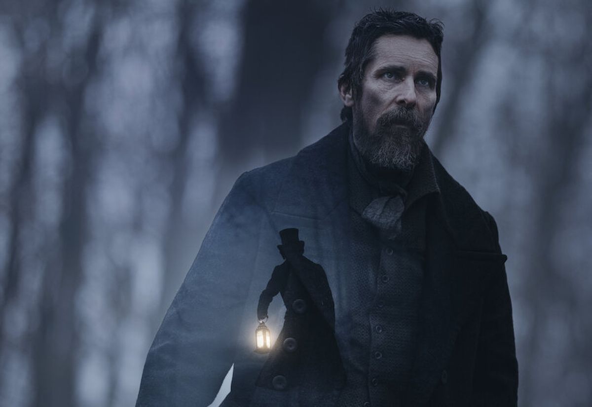 Christian Bale w ekranizacji książki "Bielmo. Niezwykły przypadek Edgara Allana Poe"