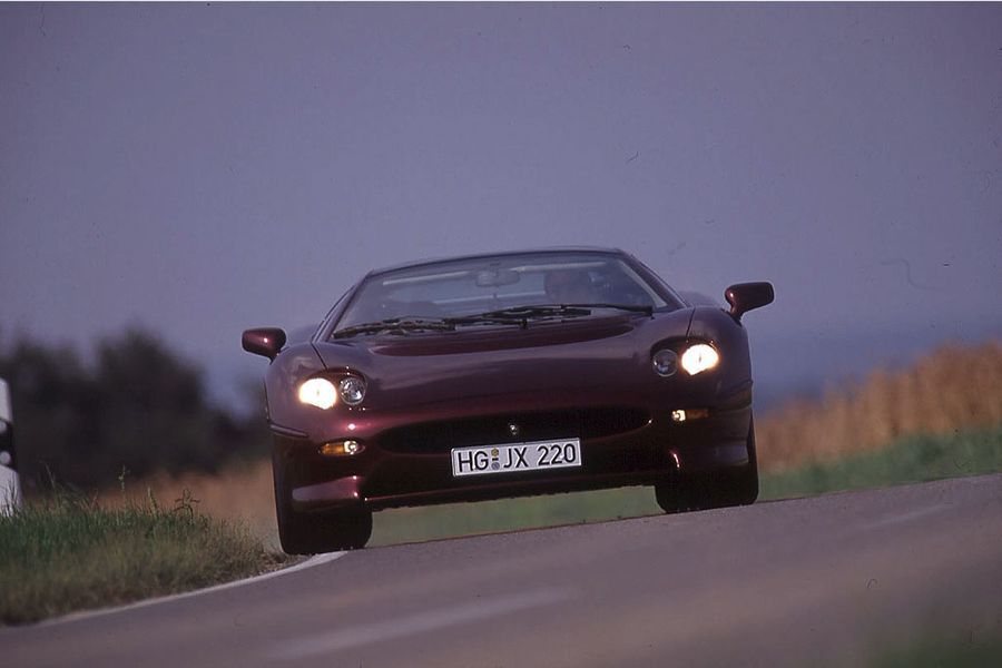 Jaguar XJ220 (fot. sportauto-online.de)